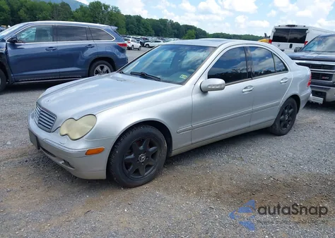 2003 Mercedes-Benz C 240 из США, поврежденный, VIN WDBRF81J73F366372